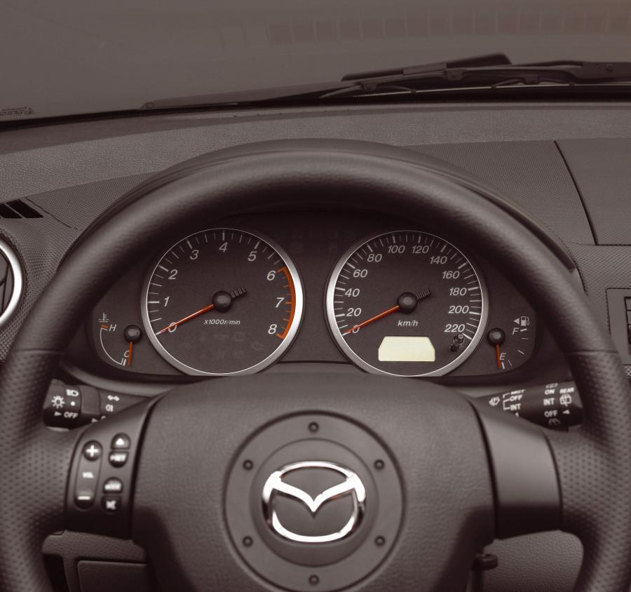  Mazda2 2002 года  (фото 6 из 113)
